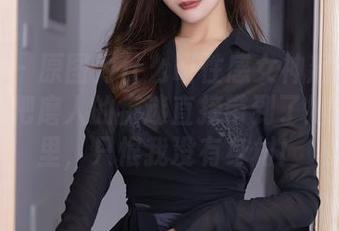 秀人网 – 原图为什么叫性感女神翘臀？因为娜露把磨人的痴迷直接带到了她的图片里，只恨我没有身材！