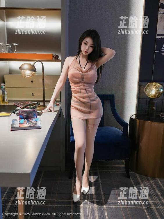 秀人网-杨紫嫣Cynthia 秀人网 - 杨紫嫣Cynthia的眼镜美图,精选一击让你明白,生活不止有薯片和肥宅快乐水!