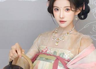 秀人网 – 泳衣图包来啦，蛋蛋宝给你加点火花！下载这样的小惊喜吧！