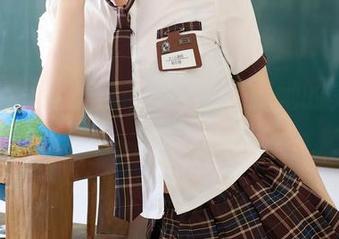 秀人网 – 金多娜带你在线一探她的美足写真集