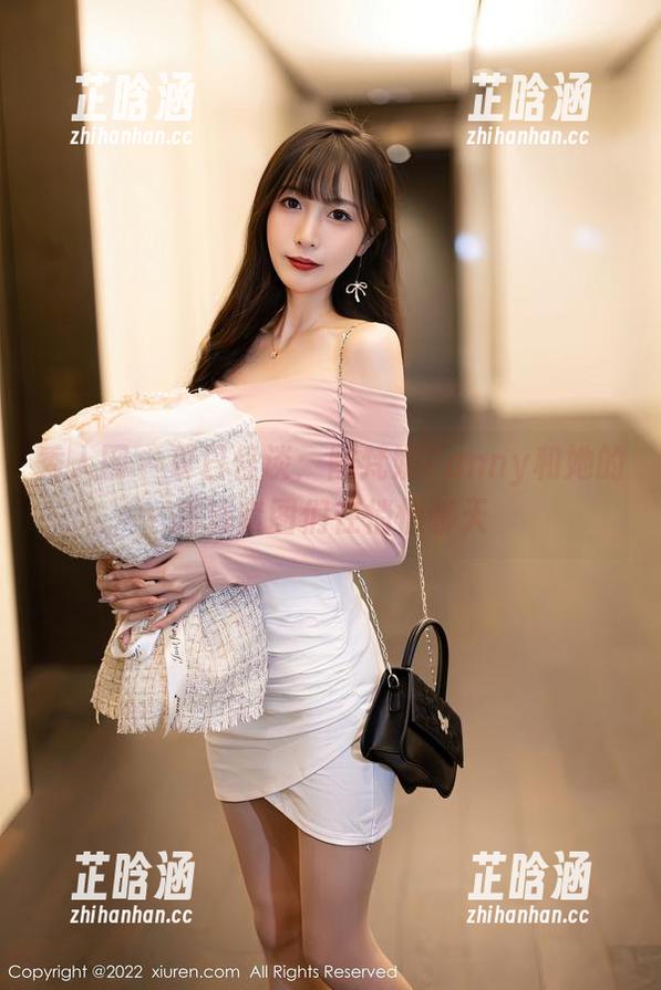 秀人网 - 夏日怪谈：陈梵妮Fanny和她的高清套图们在悄悄聊天