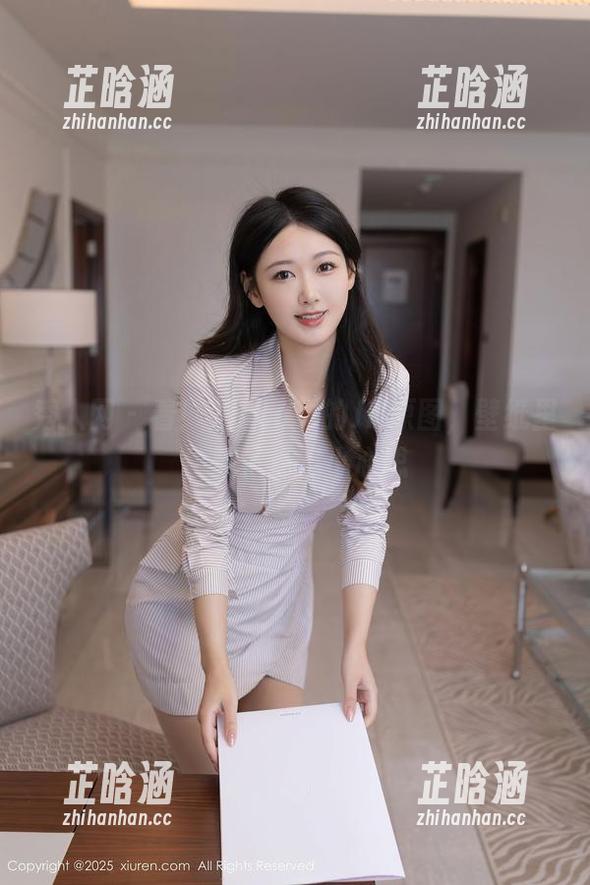 秀人网 - 看！龙籹cool的JK原图，壁纸里偷藏了点点小心思