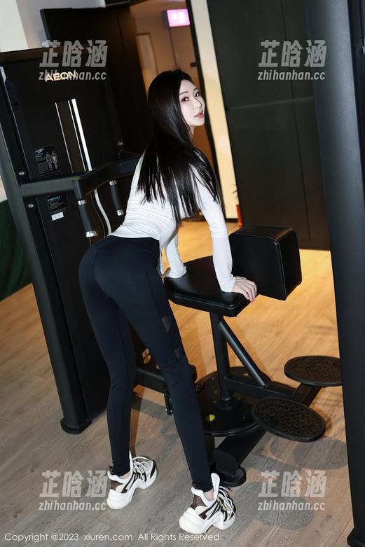 秀人网-龙雪儿 秀人网 - 全部都来啦!短裤里的龙雪儿,下载要迅速,不然会被抢光