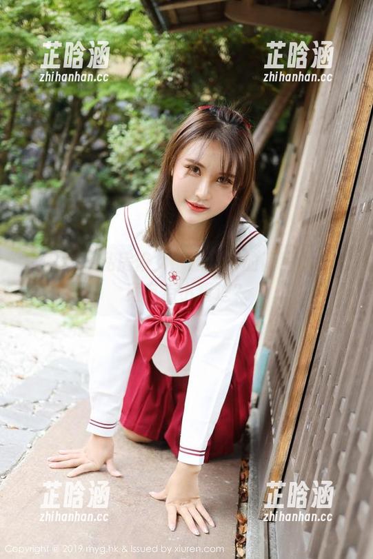 美媛馆-张雨萌 美媛馆 - 私房修女:张雨萌的简约优雅,竟有点小叛逆?