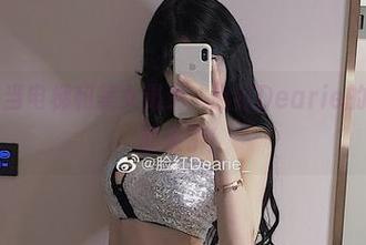 微密圈 – 当电梯和美女遇见，脸红Dearie的写真分享就来了！