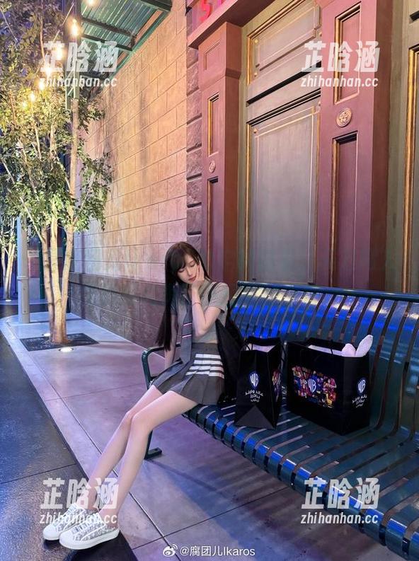 一探腐团儿Ikaros的定制图集，天刀同人秀竟然充满了不经意的撩拨。
