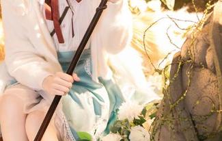花兮_honoka的泳池合集，水珠都忍不住跳舞了！