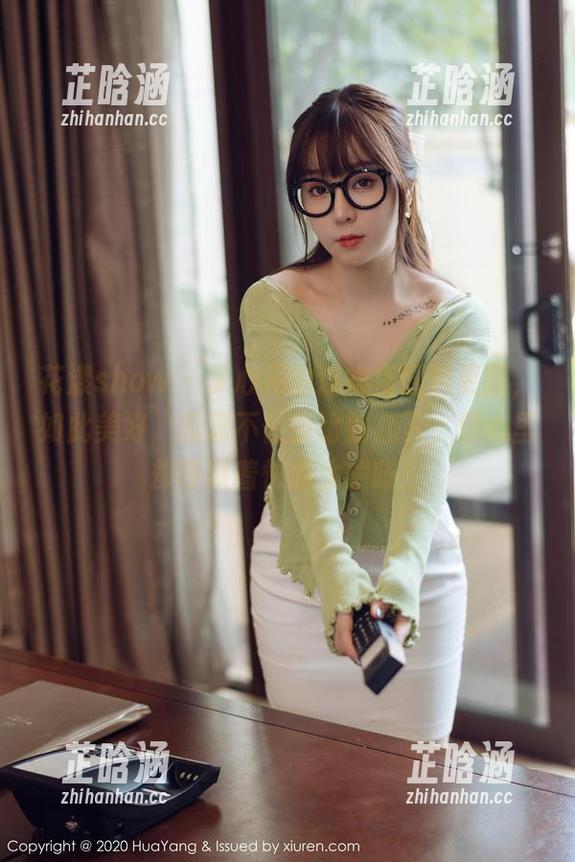 花漾show-梦心月 花漾show - 梦心月的连衣裙图包更新,如此美好,我忍不住要比划几下,但心里却呼唤着快别太耀眼!