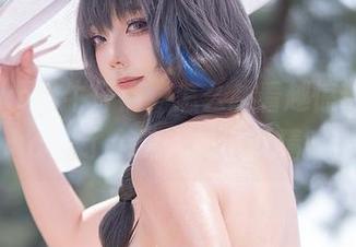 菌烨tako的牛仔裤，怎么越看越惊艳，像是cos了个迷人的小妖精？