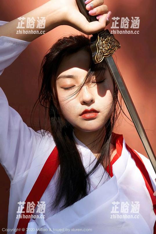 蜜桃社-沐子熙V 蜜桃社 - 深刻的浴室哲学:沐子熙V作品集里的每一滴水都是一场思考!