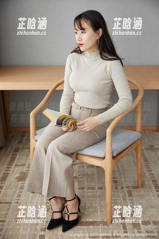 蜜桃社 - 免费的画风！爱丽莎Lisa的长腿在美图中隐忍张扬，一不小心就被撩到了？