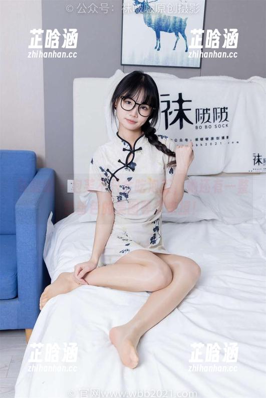袜啵啵-泡芙 袜啵啵 - 泡芙不只会吃泡芙,她还有一整包粉色的美图等你来撩!
