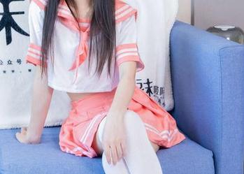 袜啵啵 – 稚予的JK制服大作，在线欣赏这份青涩妩媚