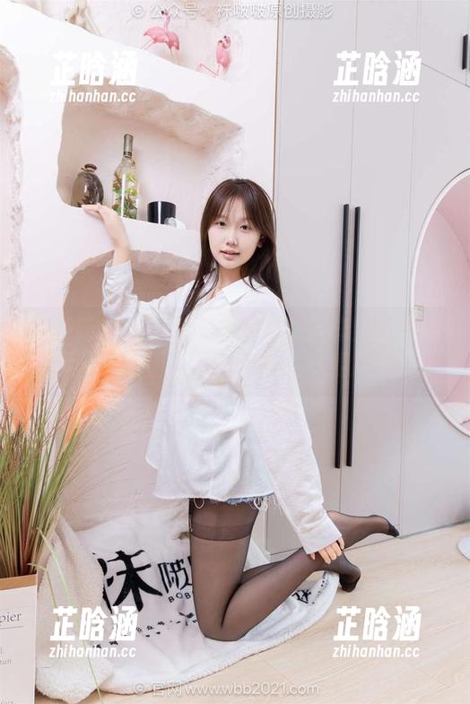 袜啵啵 - 原来人字拖也可以这样！稚予的无圣光原图，让我忍不住多看几眼。