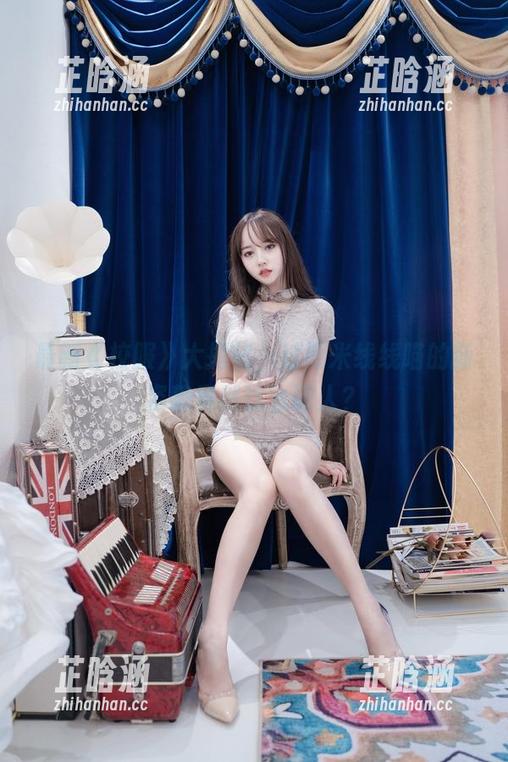 最新《校服》大揭秘，过期米线线喵的新姿势竟然这么诱人？