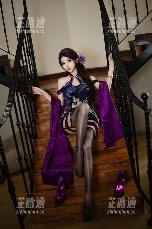 最新！过期米线线喵制服图册，让人一秒心不在焉啊。