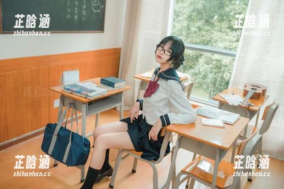 逐月Su 逐月Su带来的最新美图,保证让你踏入‘美脚’的新境界!