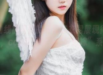 腰身曲线被镜酱的私奔连衣裙展现得淋漓尽致，cos原图真是“好想嫁”系列！