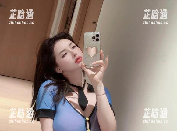 阿色 微密圈 - 分享阿色的《半腿红丝》,你可能会想:“这红丝怎么跟她的腿这么搭?”