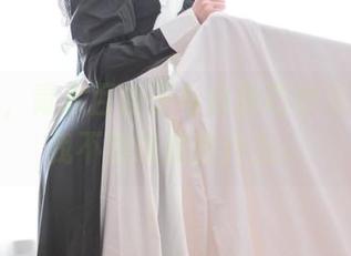 美图中，青水百合子与白丝巧妙交错，让我不知该想些什么。