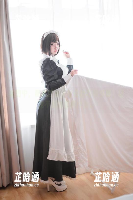 美图中，青水百合子与白丝巧妙交错，让我不知该想些什么。