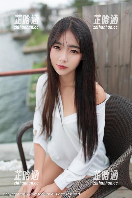 青豆客-莫雅淇 青豆客 - 无圣光,无惧美腿:莫雅淇的新图包真让人想多了!