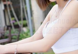 魅妍社 – 当裤里丝遇上Manuela玛鲁娜：这个写真图册，让我想起了某些时刻…